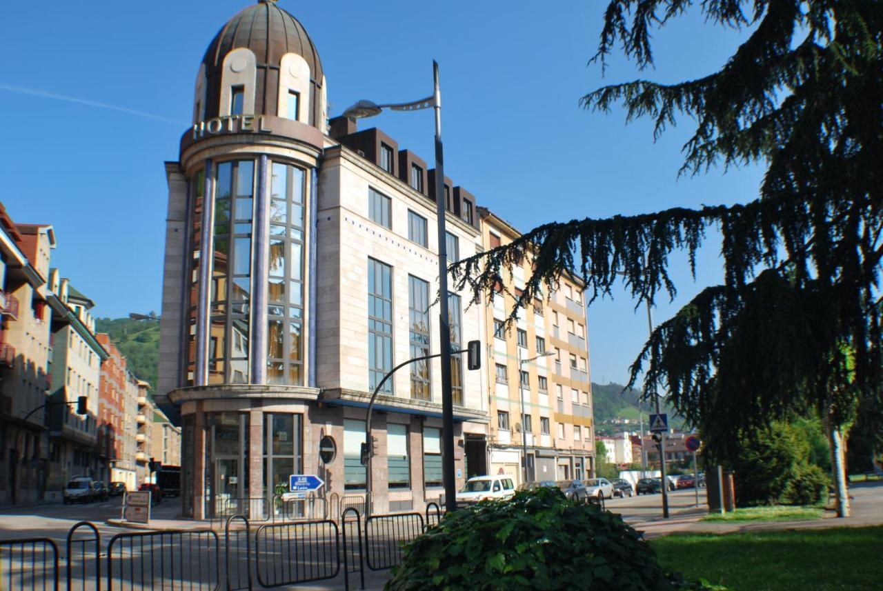 Hotel Mieres Del Camino מראה חיצוני תמונה