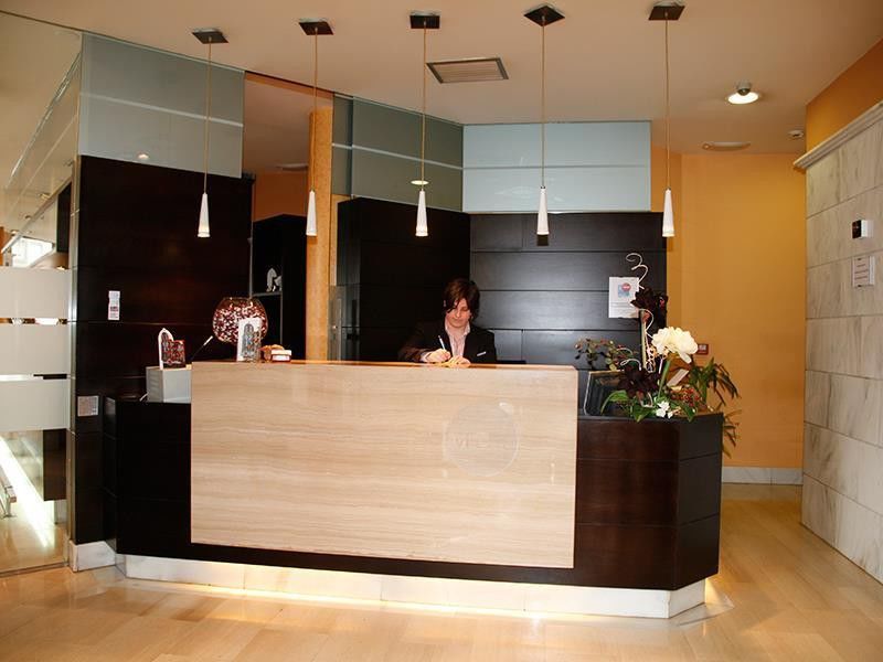 Hotel Mieres Del Camino מראה פנימי תמונה