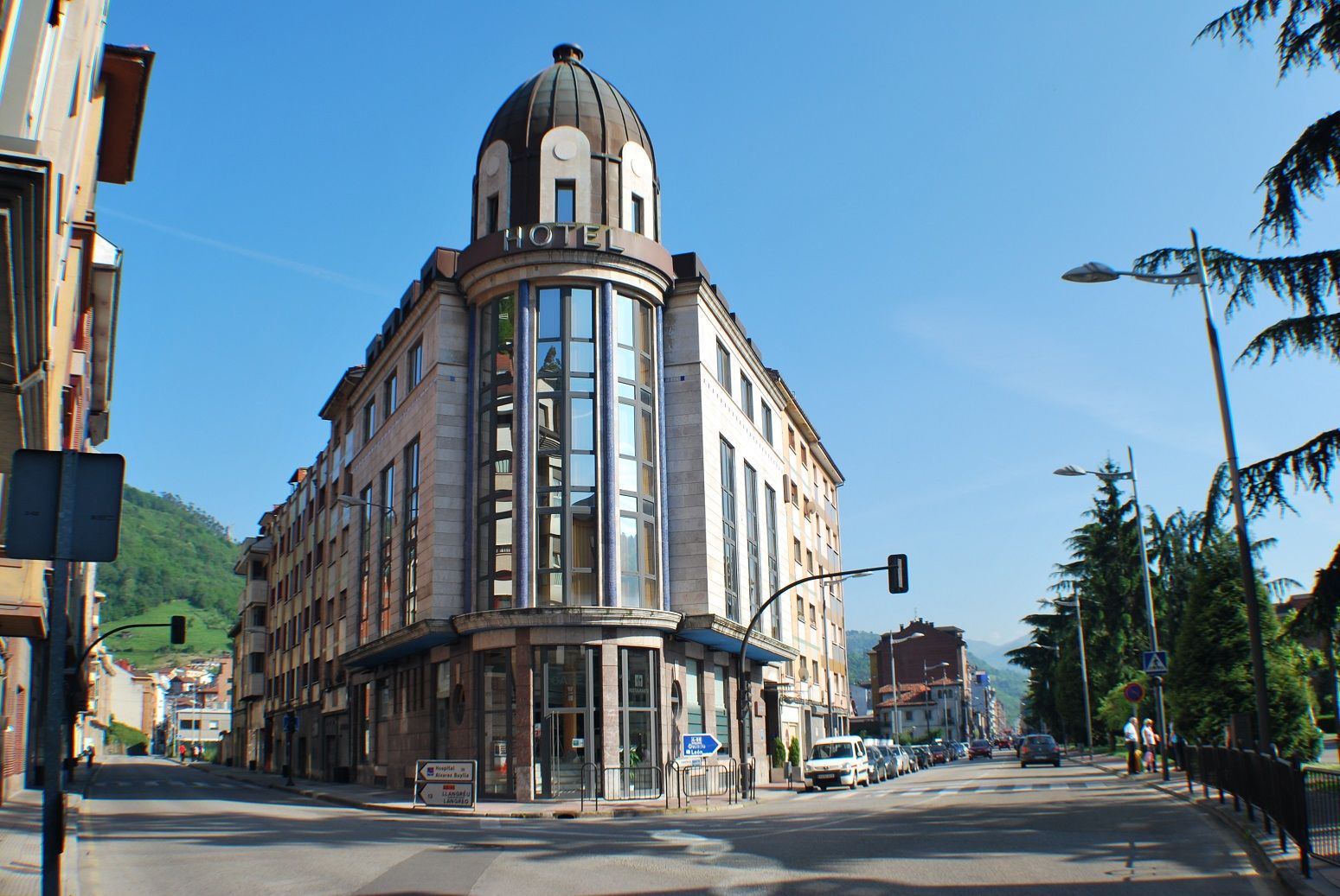 Hotel Mieres Del Camino מראה חיצוני תמונה