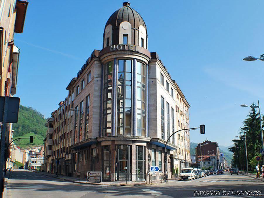 Hotel Mieres Del Camino מראה חיצוני תמונה